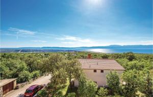 1 Bedroom Lovely Apartment In Smrika
