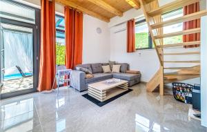 4 Bedroom Nice Home In Ivancici