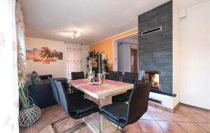 2 Bedroom Stunning Home In Betiga 