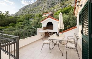 Two-Bedroom Holiday Home In Omis