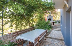 Holiday Apartment Seget Vranjica 02