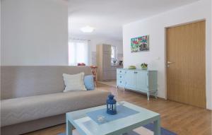 Gorgeous Apartment In Betiga With Kitchen 