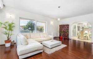 Nice Apartment In Silo With Kitchen 