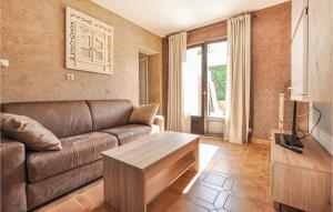 Maisons de vacances 4 Bedroom Beautiful Home In Mougins : photos des chambres