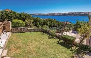 Amazing Apartment In Stara Novalja - Kaštel