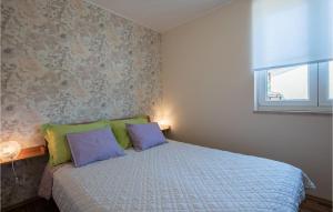 4 Bedroom Gorgeous Apartment In Porozina 