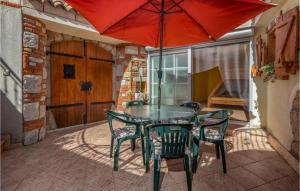 2 Bedroom Nice Apartment In Grizane