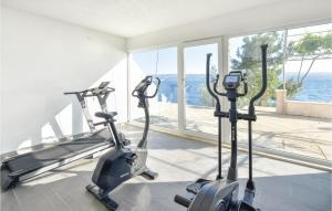 1 Bedroom Cozy Apartment In Stanici 