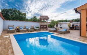 2 Bedroom Stunning Home In Betiga 
