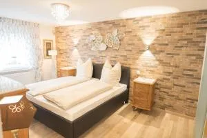 Elas Ferienhaus - غيموند