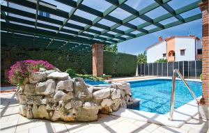 Stunning Home In Porec With Wifi 