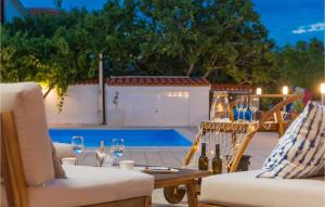 4 Bedroom Cozy Home In Nin