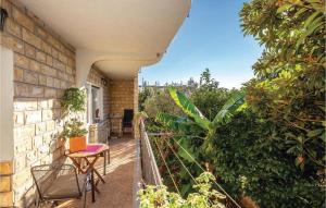 3 Bedroom Cozy Apartment In Kostrena