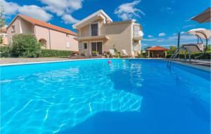 Four-Bedroom Holiday Home In Pristeg