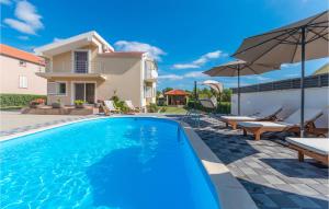 4 Bedroom Awesome Home In Pristeg 