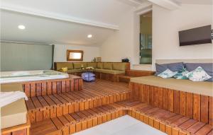 Lovely Home In Pridraga With House Sea View 