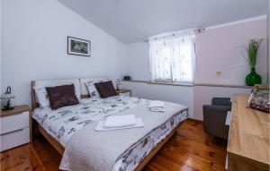 3 Bedroom Nice Home In Kavran 