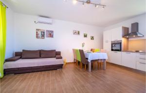 4 Bedroom Amazing Home In Benkovac 