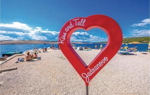 1 Bedroom Amazing Apartment In Smrika