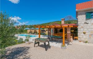 Awesome Home In Glavina Donja