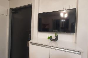 Hyuns 102 - Seoul station 5 min by walk