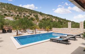 Stunning Home In Postira