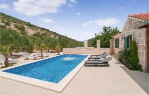 Stunning Home In Postira