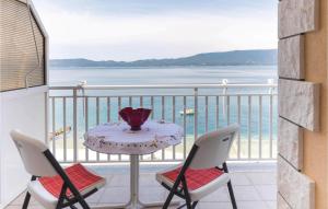 Awesome Apartment In Duba With Wifi