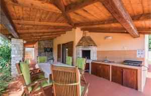 Holiday Home Peresiji I