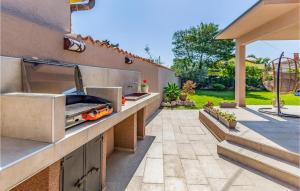 Amazing Home In Medulin With Wifi