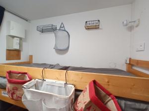 Appartements Studio 2 alpes, proche lac buissonniere, menage inclus, balcon, parking : photos des chambres