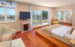 Beach Front Home In Split