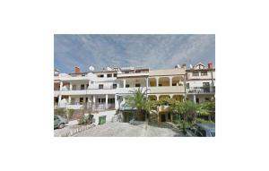 Lovely Apartment In Rovinj With Kitchen 