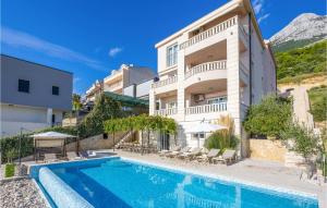 Cozy Home In Makarska With Sauna