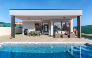 Stunning Home In Peroj With Outdoor Swimming Pool 