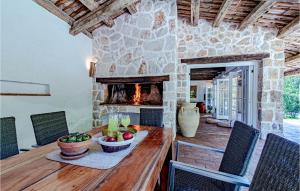 2 Bedroom Nice Home In Trstenik 