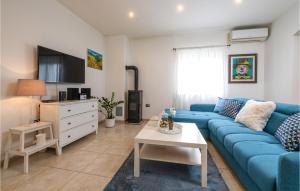 1 Bedroom Stunning Home In Marcana 