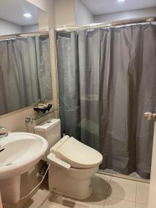 KYH STAYCATION 2BR by Azure Residences Near Airport