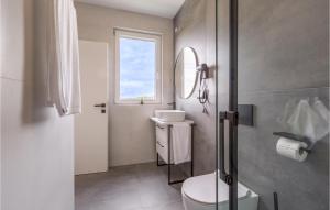 3 Bedroom Amazing Home In Valbandon