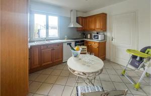 3 Bedroom Nice Home In Desvres