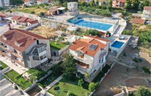Cozy Apartment In Split With Kitchen