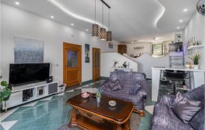 Lovely Home In Crikvenica With Sauna 