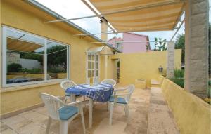 Two-Bedroom Apartment In Racisce