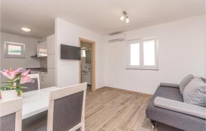 1 Bedroom Beautiful Apartment In Biograd Na Moru 