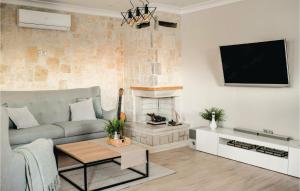 Gorgeous Home In Vinjerac With Sauna