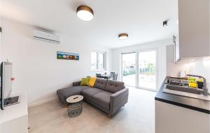 Nice Apartment In Kastel Novi With Wifi