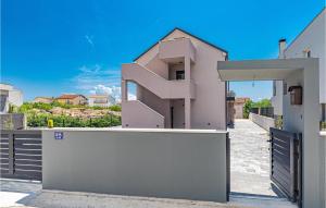 Nice Apartment In Kastel Novi With Wifi