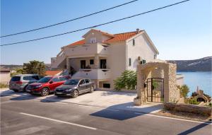 Lovely Apartment In Stara Novalja