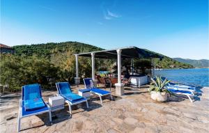 Two-Bedroom Apartment In Ston