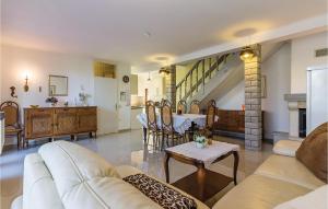 Nice Home In Pula With Kitchen 